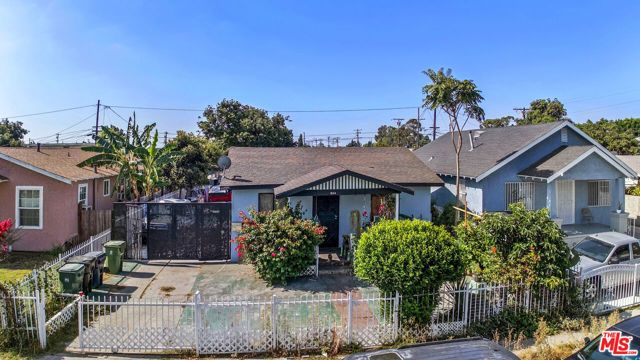 1526 E 77th Place, Los Angeles, CA 90001