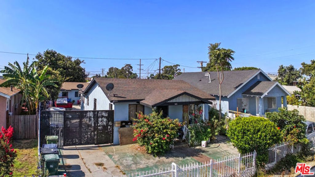 1526 E 77th Place, Los Angeles, CA 90001