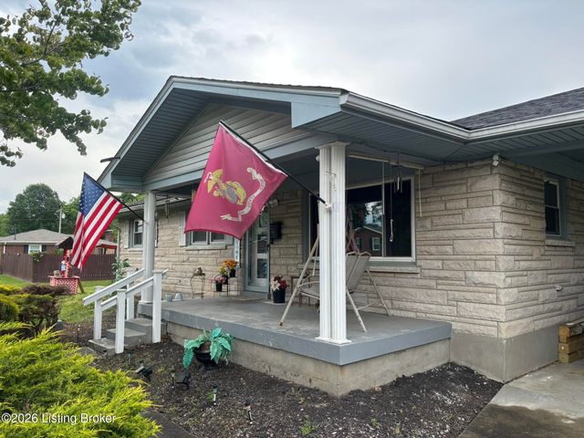 5616 Barksdale Dr, Louisville, KY 40258