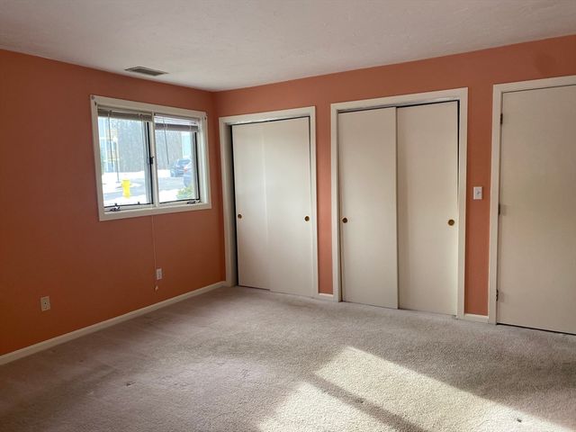 330 Sunderland Rd 26, Worcester, MA 01604