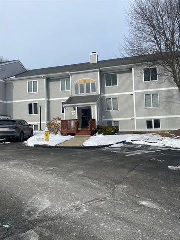 330 Sunderland Rd 26, Worcester, MA 01604