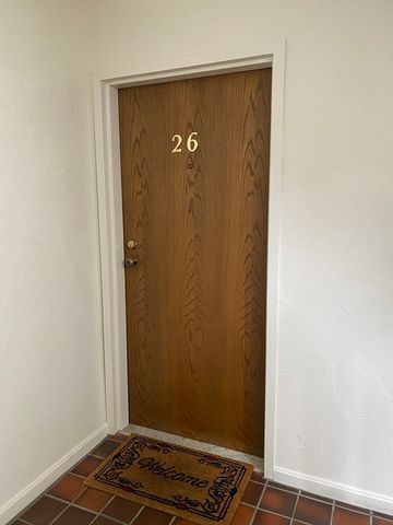 330 Sunderland Rd 26, Worcester, MA 01604