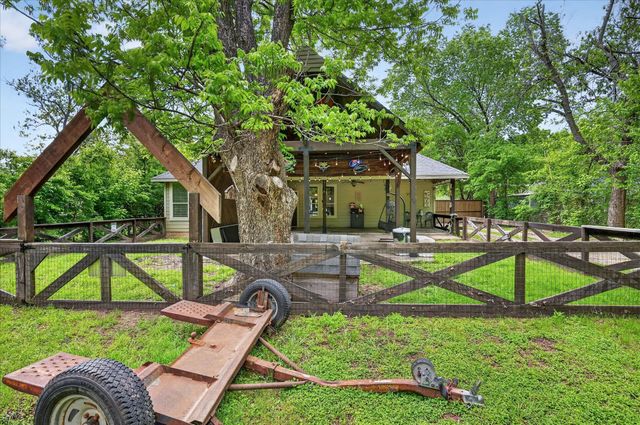 5833 Wall Avenue, Haltom City, TX 76117