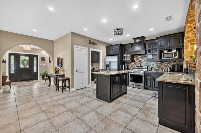 5833 Wall Avenue, Haltom City, TX 76117