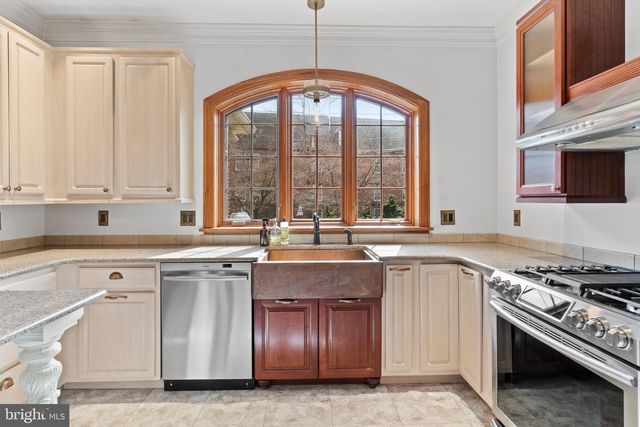 118 GRAHAM ST, Harrisburg, PA 17110