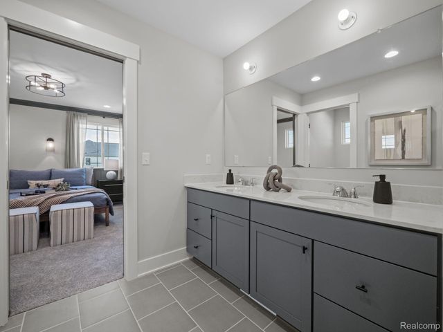 6059 Parker Drive, Fenton, MI 48451