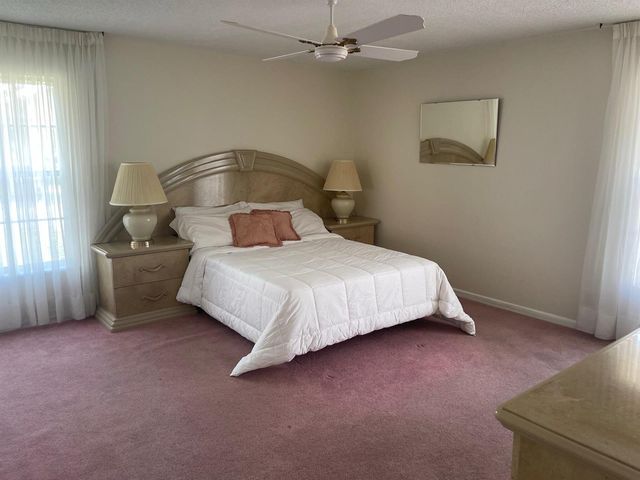 570 Laconia Circle, Lake Worth, FL 33467