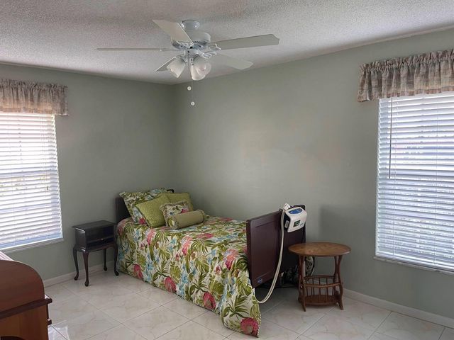 570 Laconia Circle, Lake Worth, FL 33467