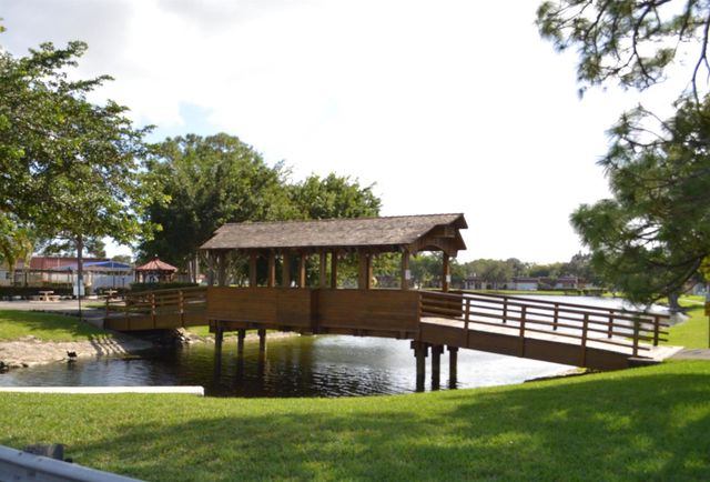 570 Laconia Circle, Lake Worth, FL 33467