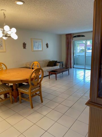 570 Laconia Circle, Lake Worth, FL 33467