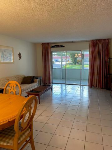 570 Laconia Circle, Lake Worth, FL 33467