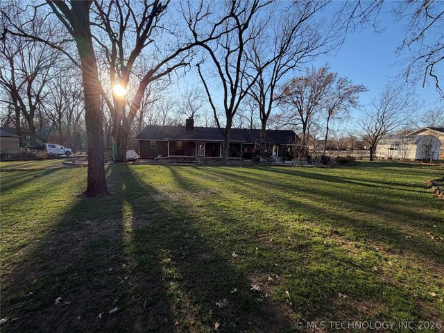 1302 N Miami Avenue, Chouteau, OK 74337