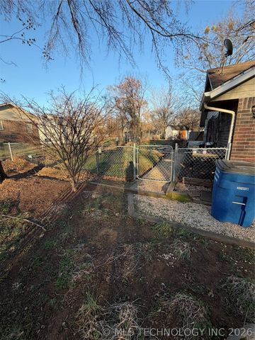 1302 N Miami Avenue, Chouteau, OK 74337