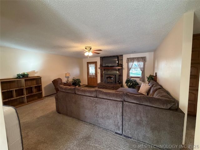 1302 N Miami Avenue, Chouteau, OK 74337