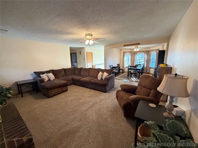 1302 N Miami Avenue, Chouteau, OK 74337