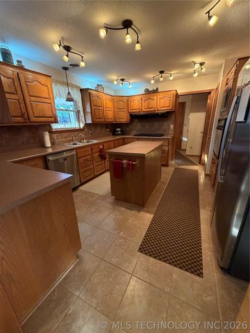 1302 N Miami Avenue, Chouteau, OK 74337