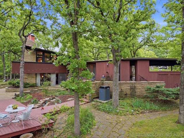 3400 Wildwood Court, Bartlesville, OK 74006