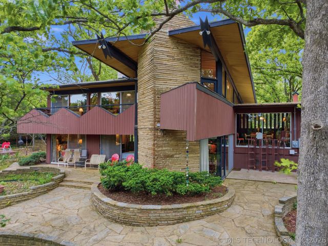 3400 Wildwood Court, Bartlesville, OK 74006