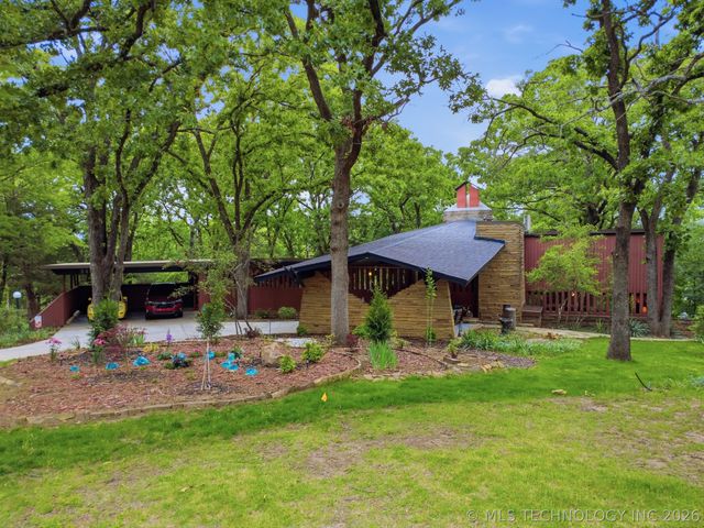 3400 Wildwood Court, Bartlesville, OK 74006