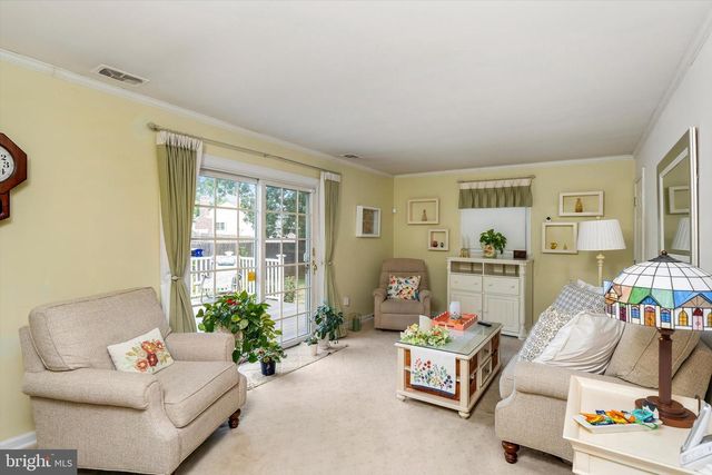 12 MICHELE CT, Hamilton, NJ 08619