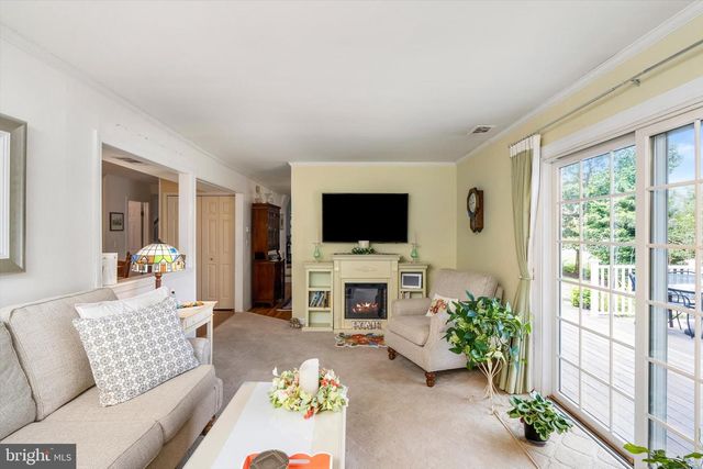 12 MICHELE CT, Hamilton, NJ 08619