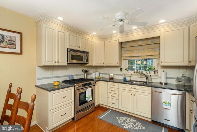 12 MICHELE CT, Hamilton, NJ 08619