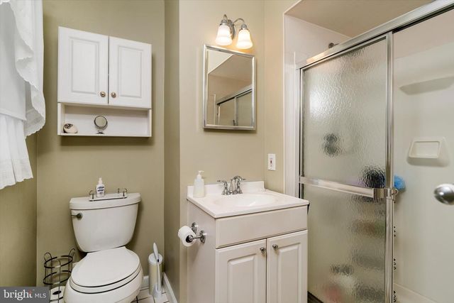 12 MICHELE CT, Hamilton, NJ 08619