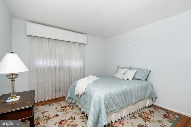 12 MICHELE CT, Hamilton, NJ 08619