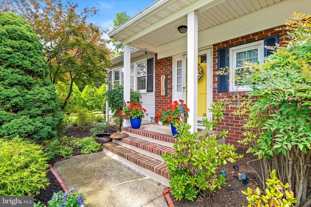 12 MICHELE CT, Hamilton, NJ 08619