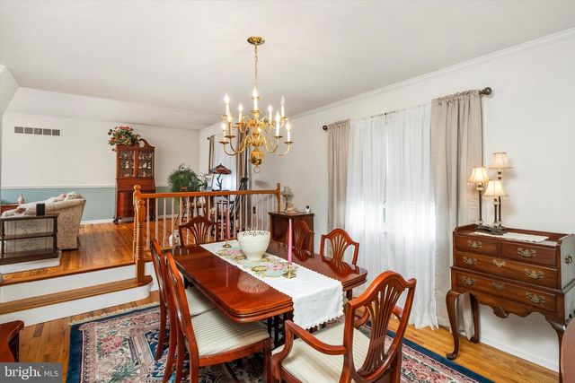 12 MICHELE CT, Hamilton, NJ 08619