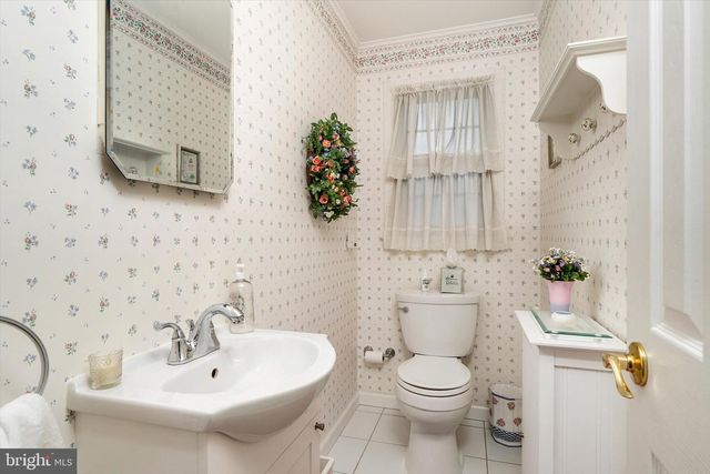 12 MICHELE CT, Hamilton, NJ 08619