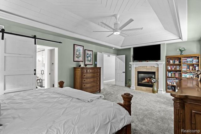 9050 Cascade Drive, South Lyon, MI 48178