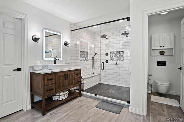 9050 Cascade Drive, South Lyon, MI 48178