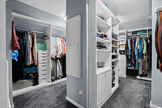 9050 Cascade Drive, South Lyon, MI 48178