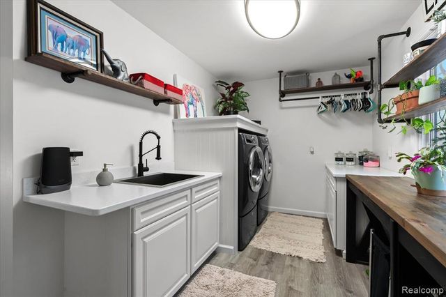 9050 Cascade Drive, South Lyon, MI 48178