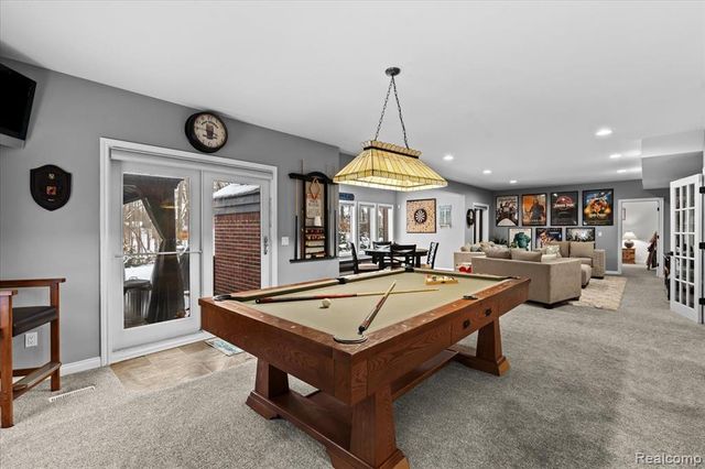 9050 Cascade Drive, South Lyon, MI 48178