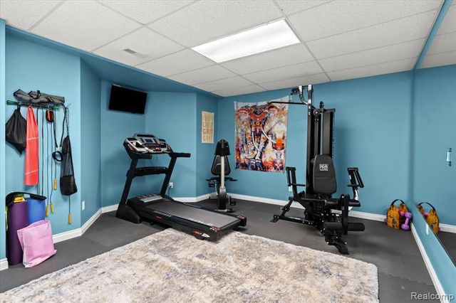 9050 Cascade Drive, South Lyon, MI 48178