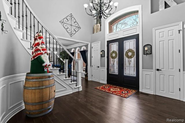 9050 Cascade Drive, South Lyon, MI 48178