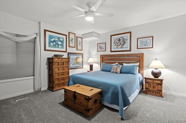 9050 Cascade Drive, South Lyon, MI 48178