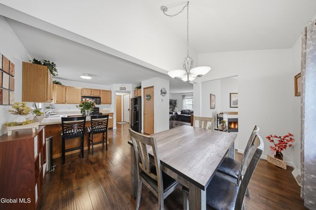 41 Wicken Square, Albany, NY 12205