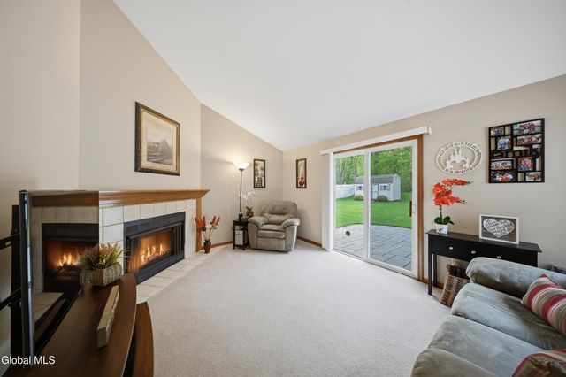 41 Wicken Square, Albany, NY 12205
