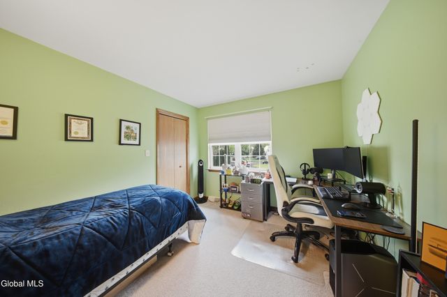 41 Wicken Square, Albany, NY 12205
