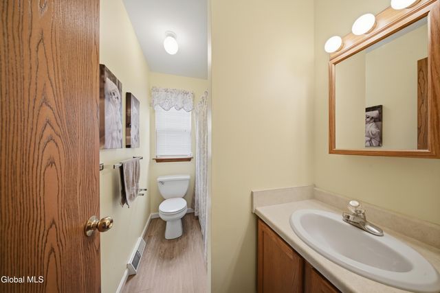 41 Wicken Square, Albany, NY 12205