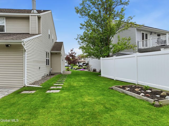 41 Wicken Square, Albany, NY 12205