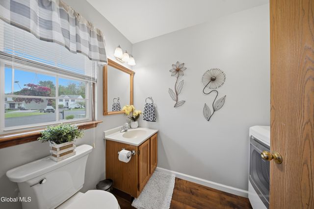 41 Wicken Square, Albany, NY 12205