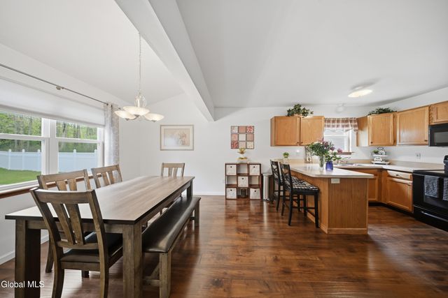 41 Wicken Square, Albany, NY 12205