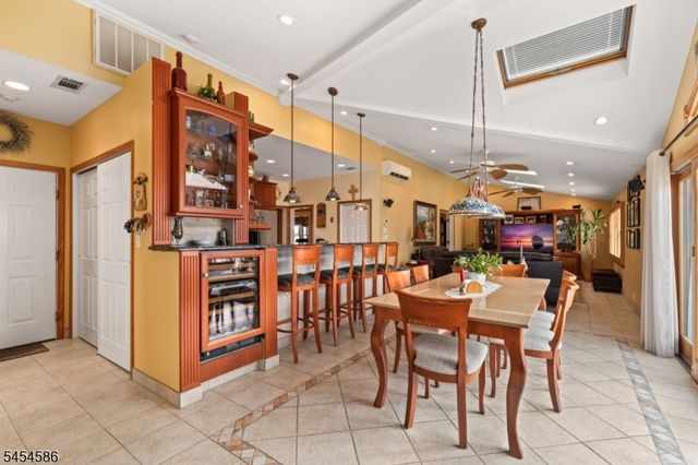 252 Springfield Ave, Hasbrouck Heights Boro, NJ 07604