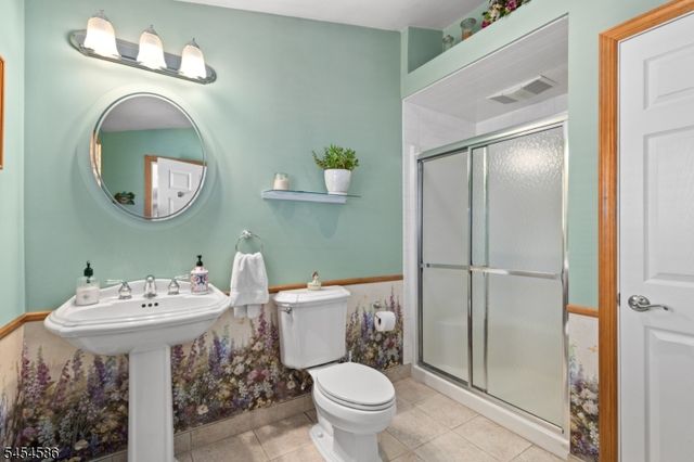 252 Springfield Ave, Hasbrouck Heights Boro, NJ 07604