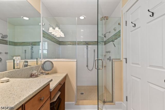 252 Springfield Ave, Hasbrouck Heights Boro, NJ 07604