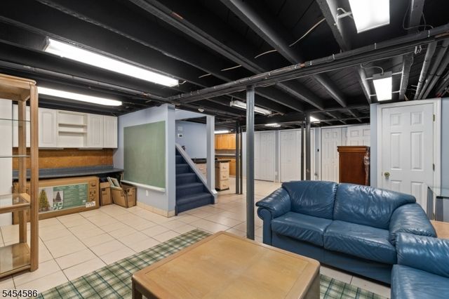252 Springfield Ave, Hasbrouck Heights Boro, NJ 07604
